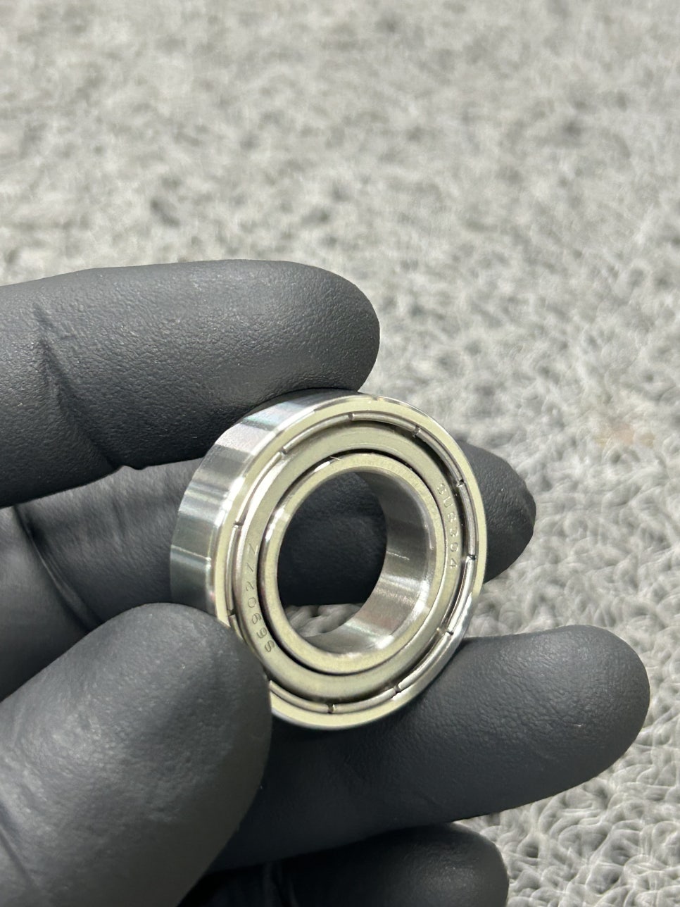 STS304 6902ZZ 볼베어링 내경 클로즈업 — ±0.01mm 정밀 가공