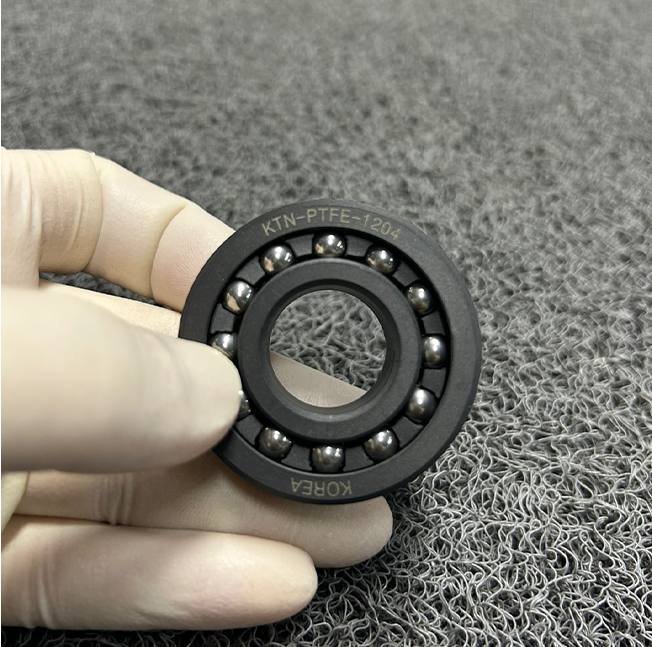 KTN PTFE 테프론 볼베어링 상단 뷰 — 복열 구조 확인
